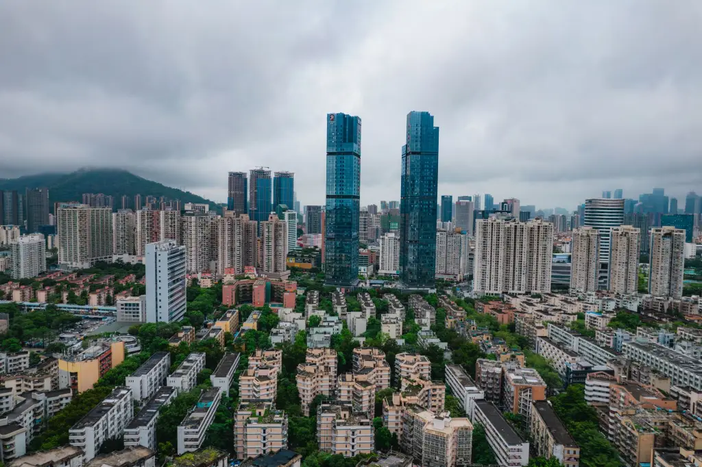 2025年电子行业技术发展趋势与手机配件市场新机遇