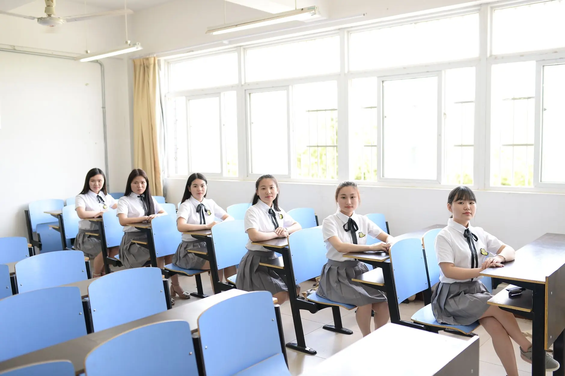 2025年深圳电子产业技术升级与手机配件市场新趋势分析